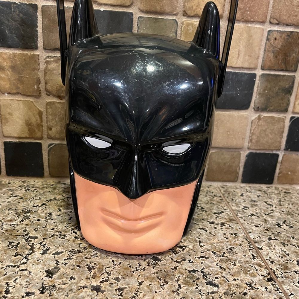 Batman Easter Pail - Picture 11 of 13